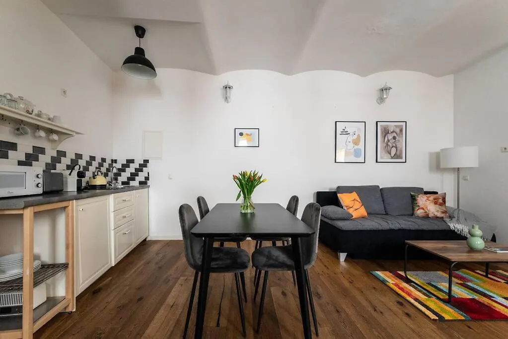 Neat 1Br Duplex By Metro And Center By Hm Apartment Vienna