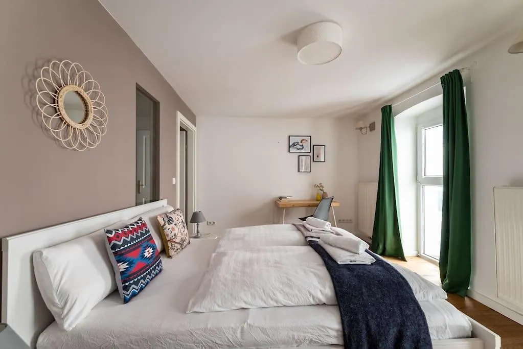 Neat 1Br Duplex By Metro And Center By Hm Apartment Vienna
